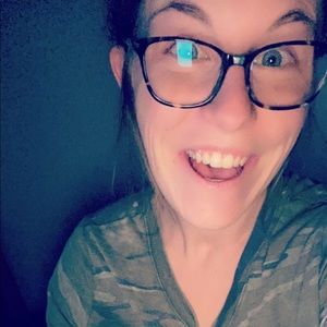 Meet your Posher, Caitlin